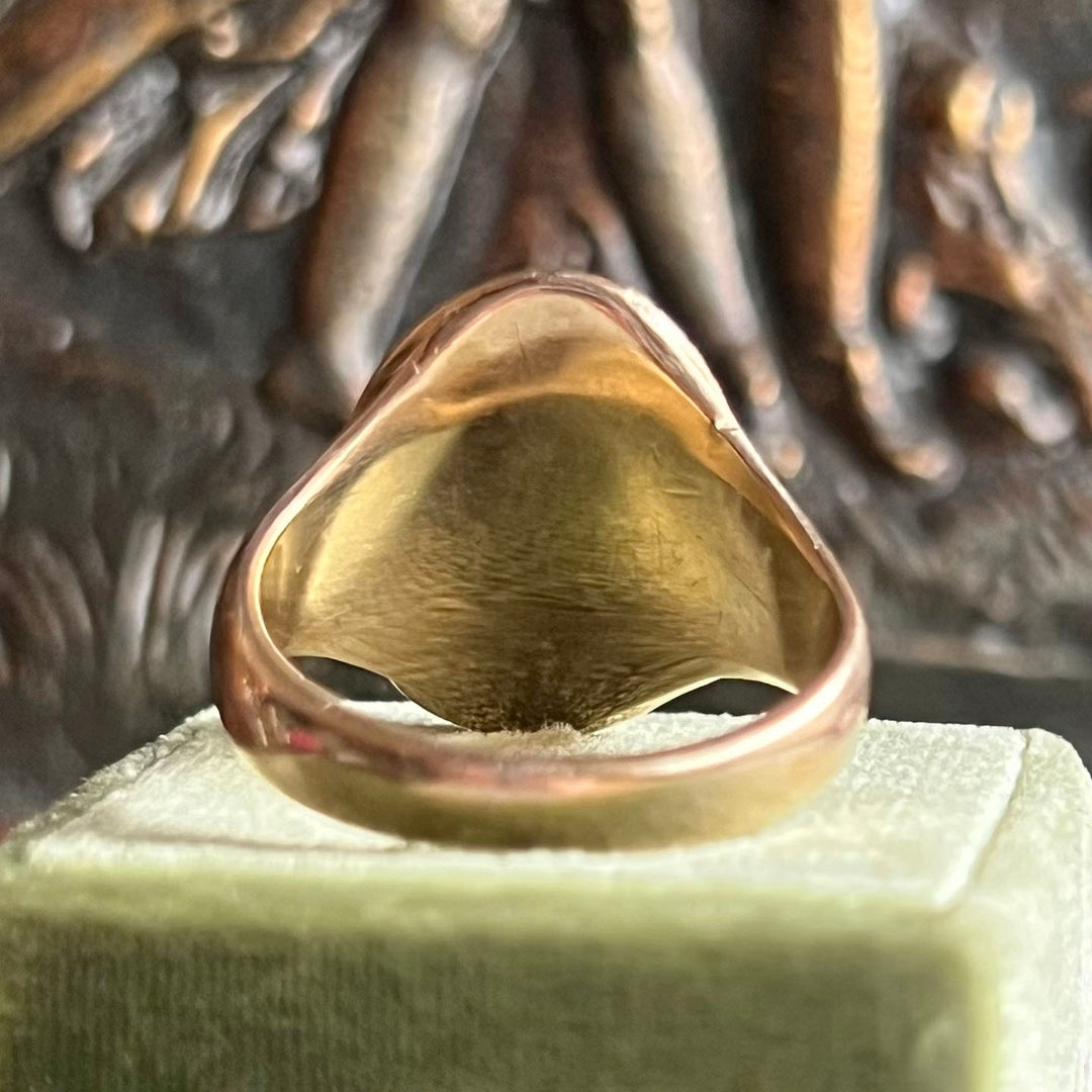 Classic antique gemstone ring in gold