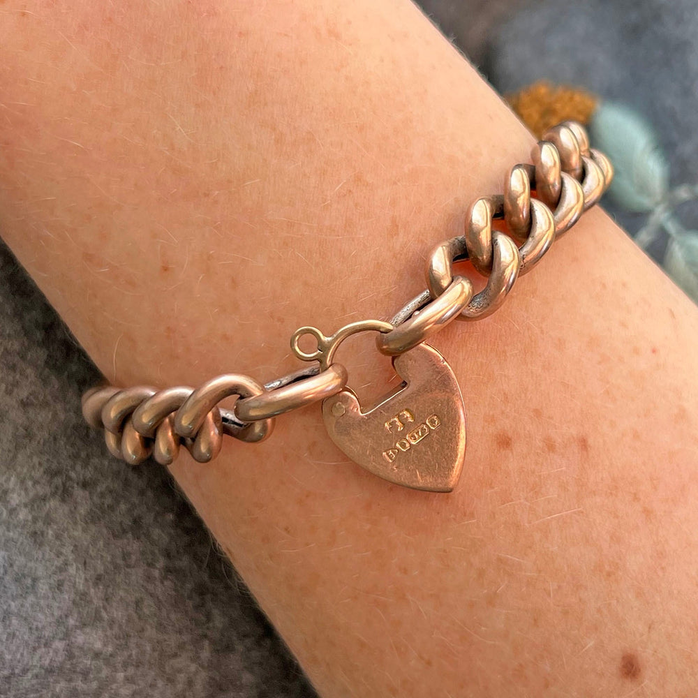 Elegant vintage gold bracelet timeless style