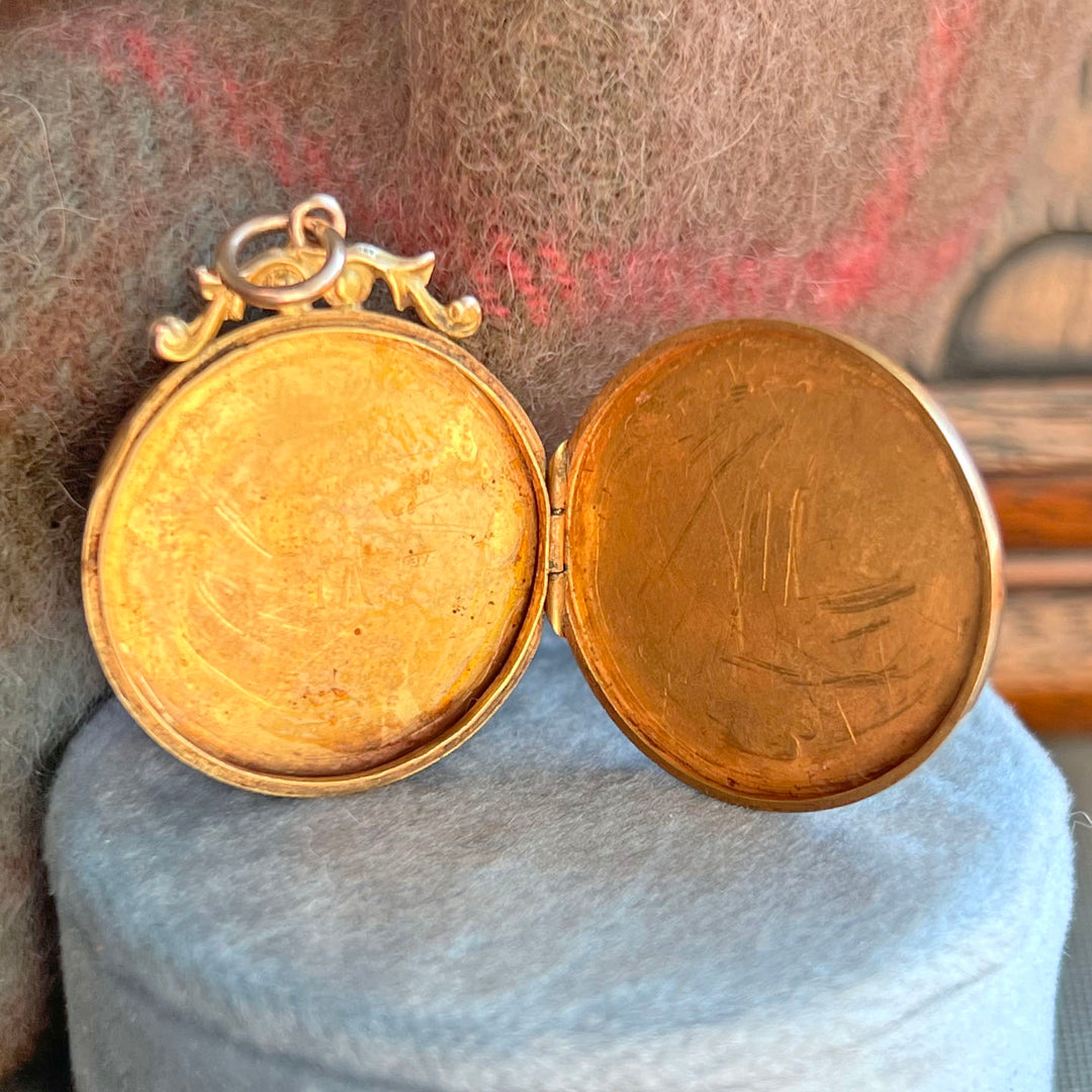 Antique Edwardian Locket Engraved Gold Birmingham 1913