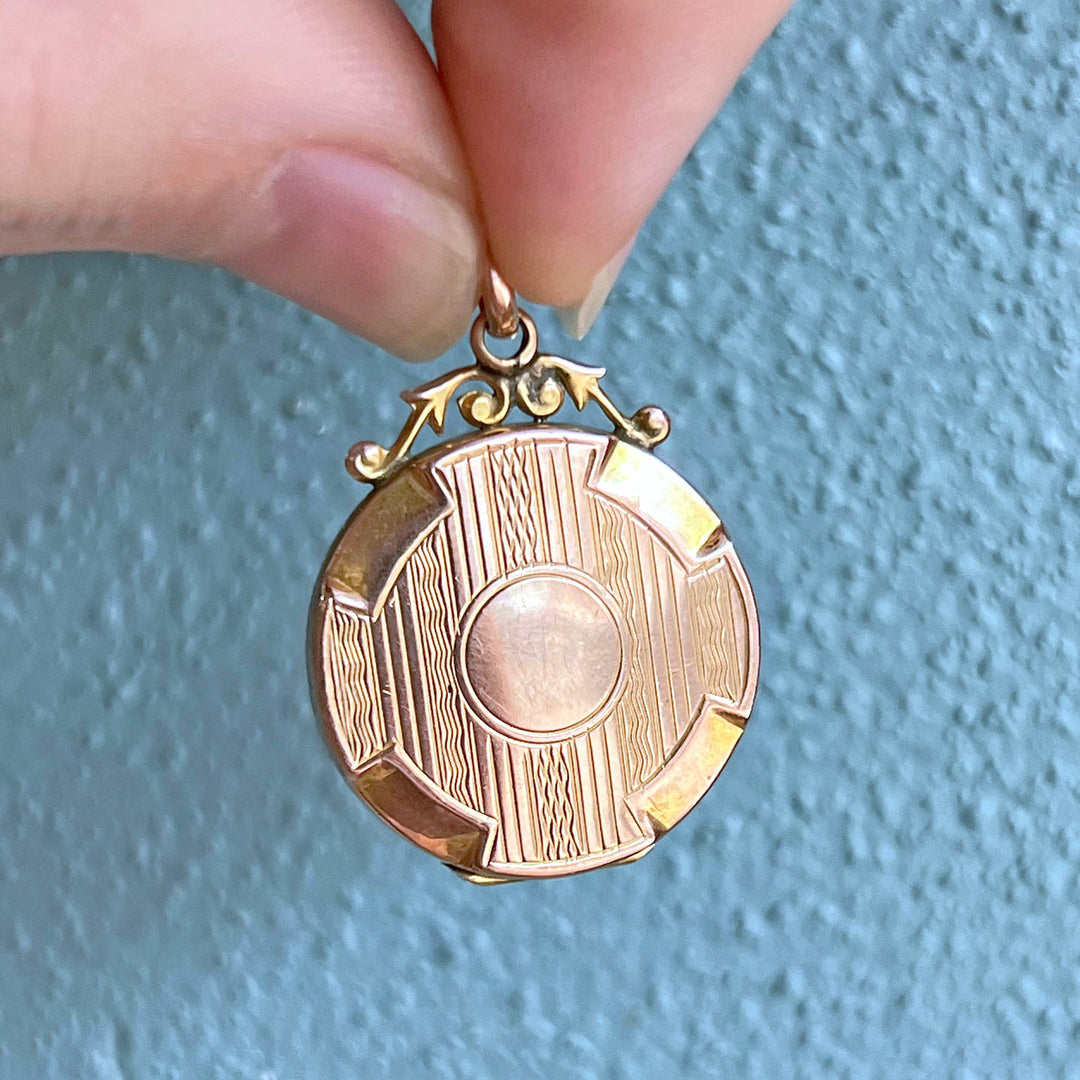 Antique Edwardian Locket Engraved Gold Round with Portrait, c.1900