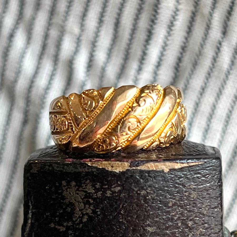 Antique Engraved Love Knot Ring, 18K Gold Chester 1904