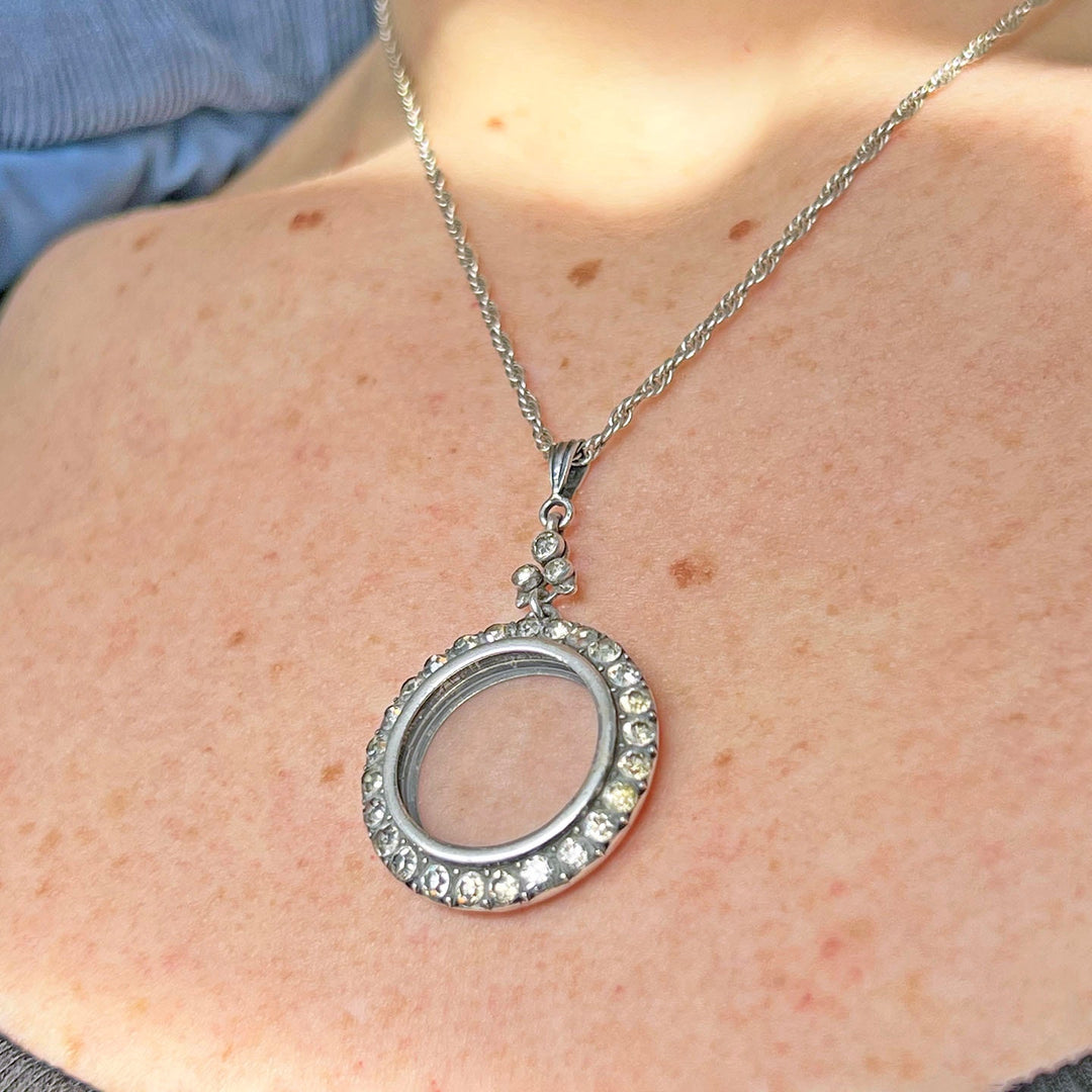 Elegant vintage French silver locket