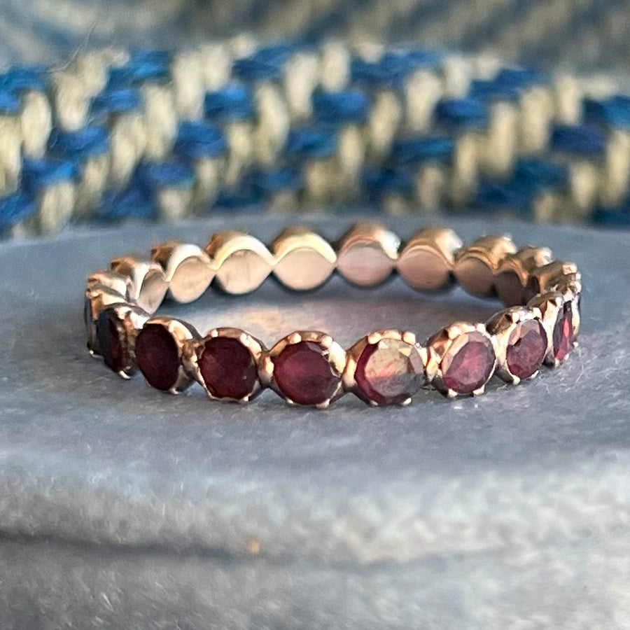 Antique Georgian Gold Garnet Eternity Ring, c.1800