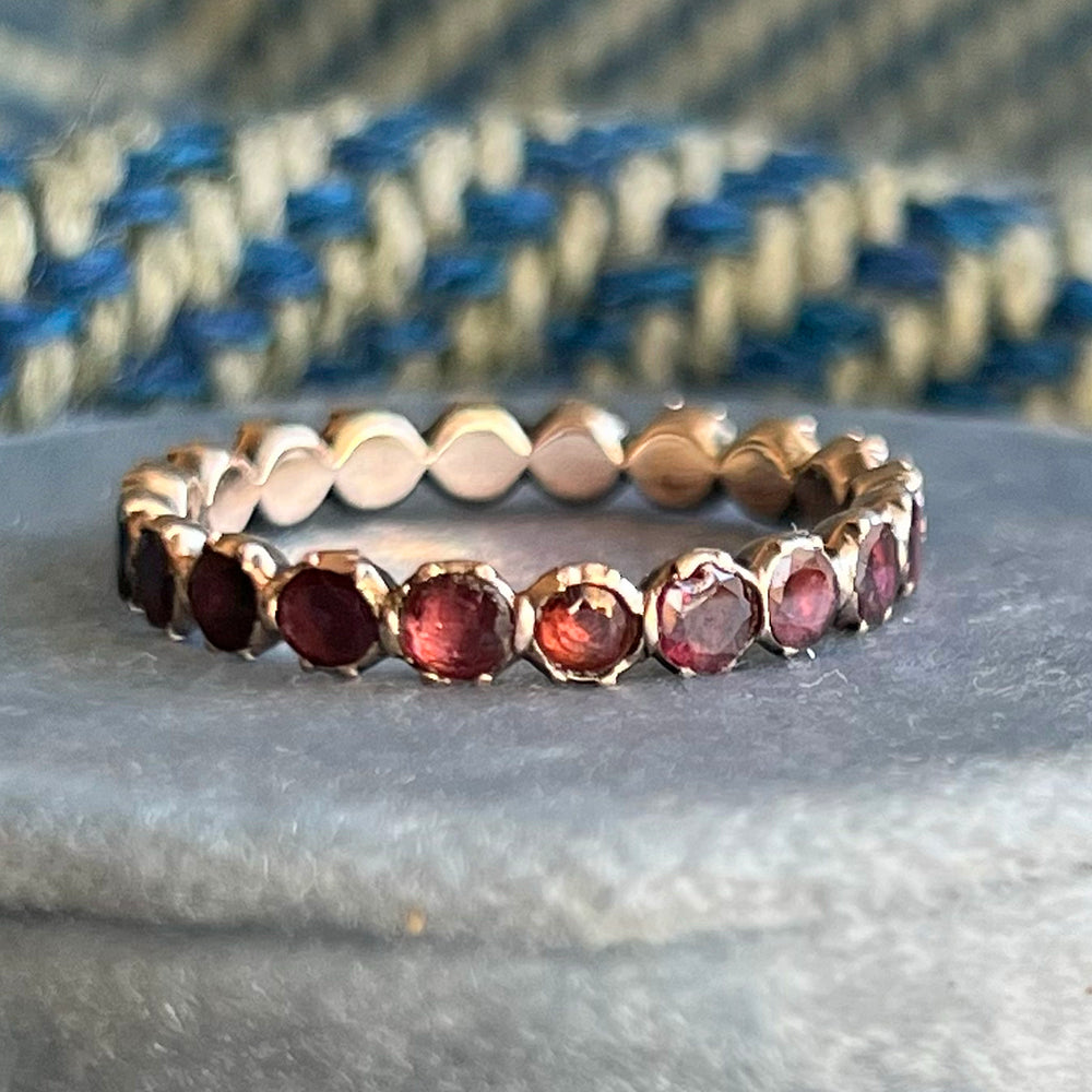 Antique Georgian Gold Garnet Eternity Ring, c.1800