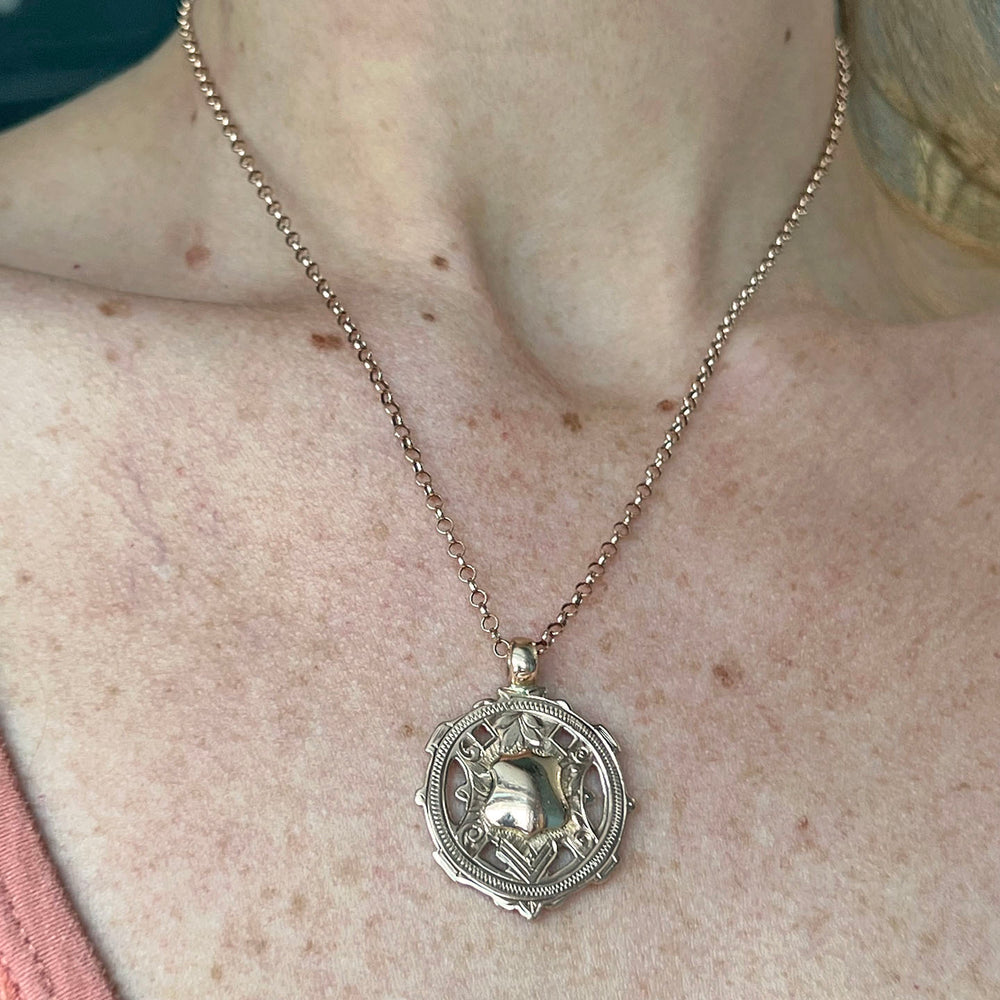 Antique Gold Shield Fob Pendant Fattorini & Sons, Birmingham 1914