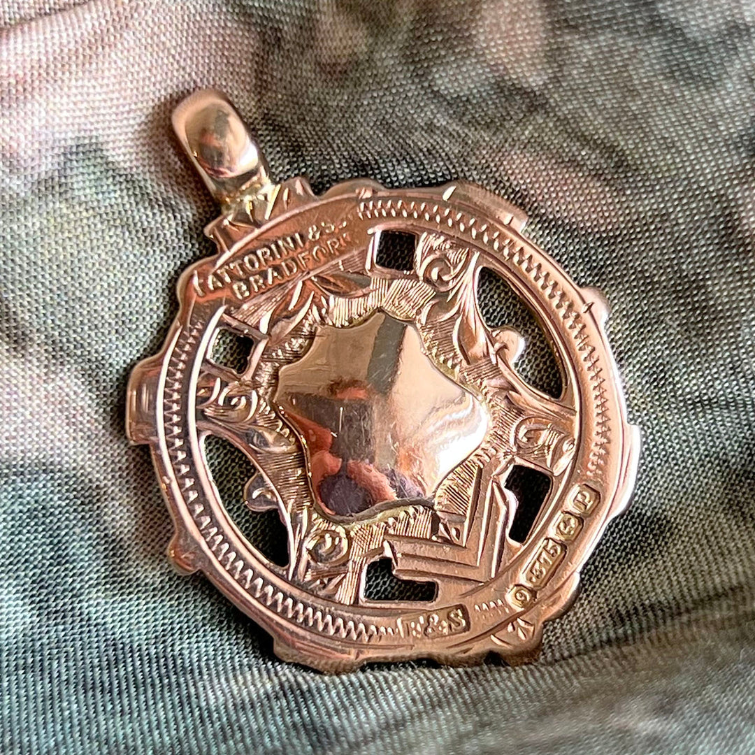 Antique Gold Shield Fob Pendant Fattorini & Sons, Birmingham 1914