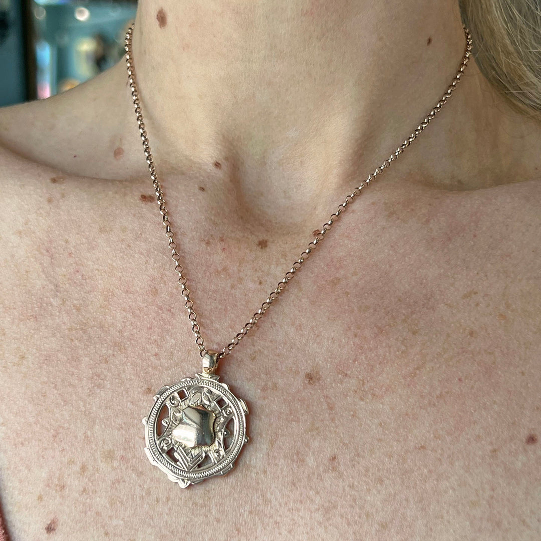 Antique Gold Shield Fob Pendant Fattorini & Sons, Birmingham 1914