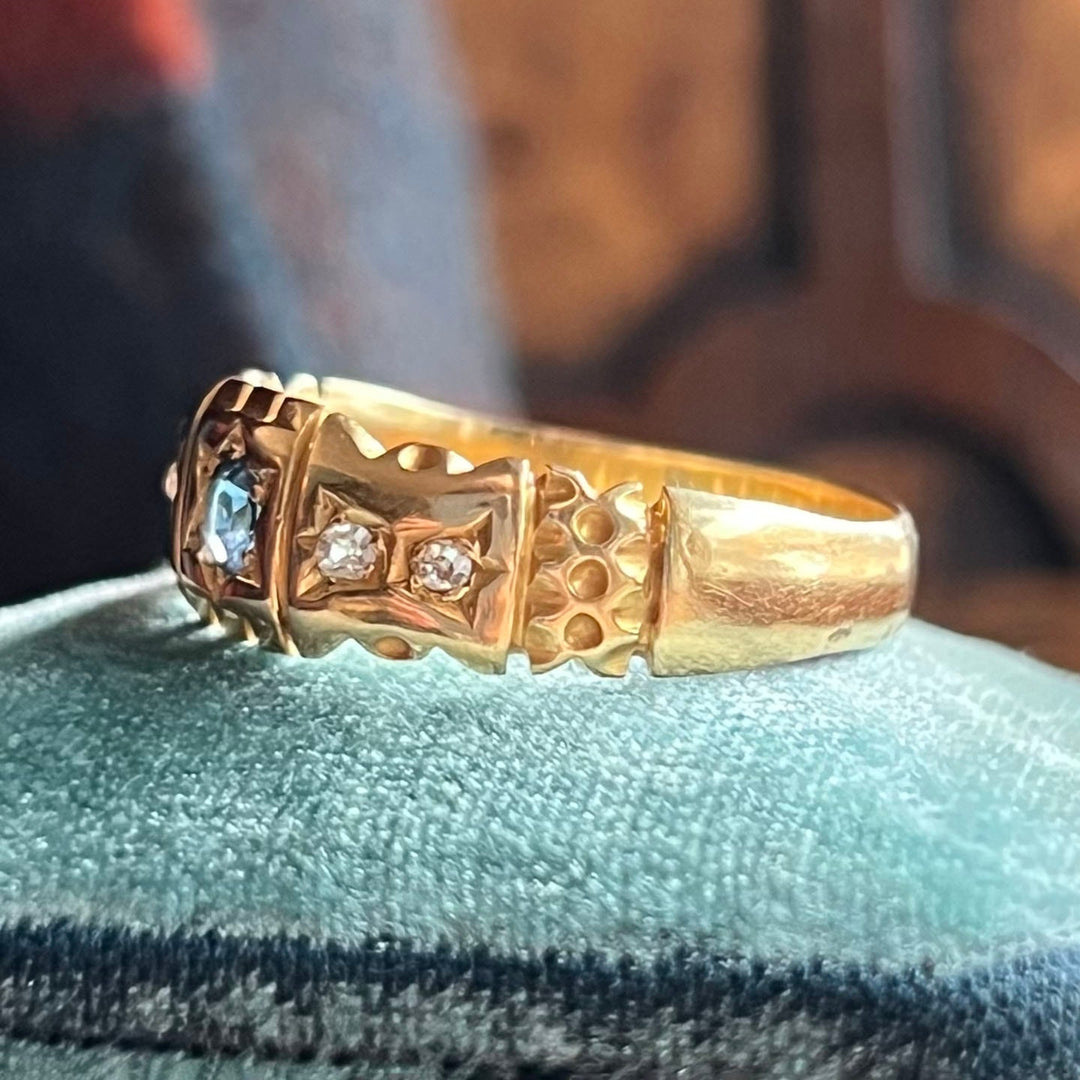 Antique Victorian 18k gold sapphire and diamond ring