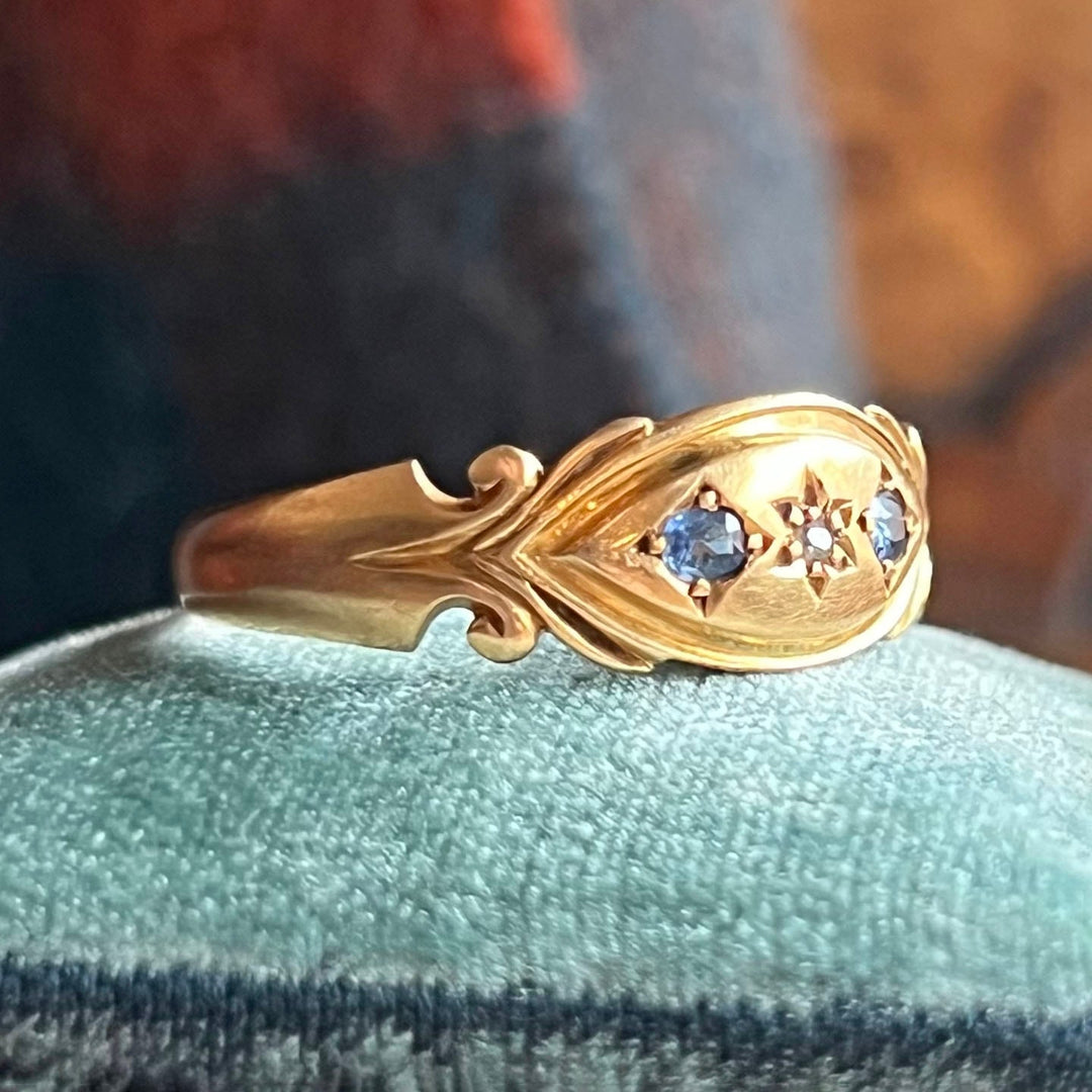 Side view Victorian gold sapphire ring band