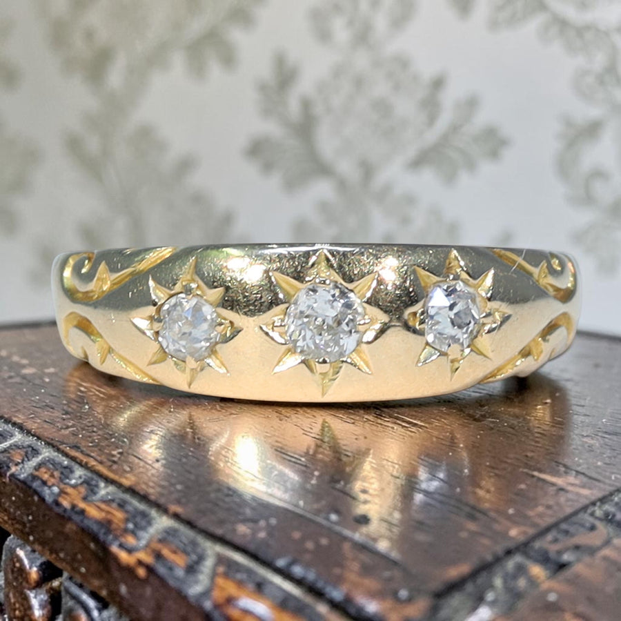 Antique Victorian 18 karat gold three stone diamond ring