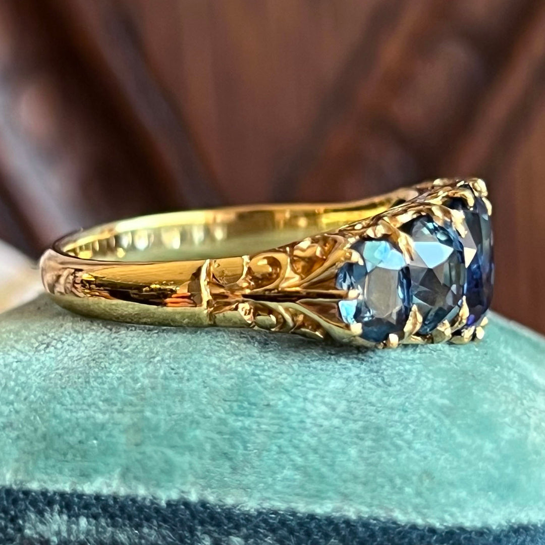 Antique Victorian 18k Gold Sapphire Ring, c. 1890