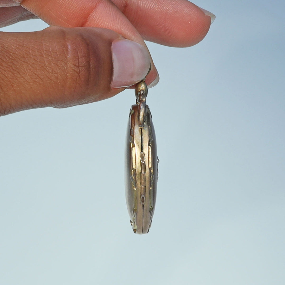 Victorian sentimental jewelry with gemstone decoration