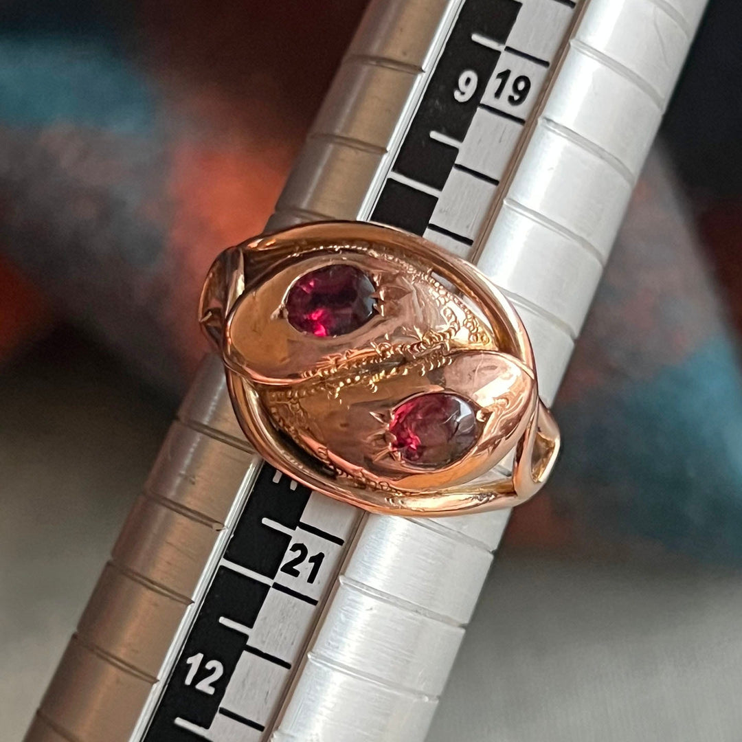 Antique Victorian Double Snake Garnet Ring in Gold, circa 1900
