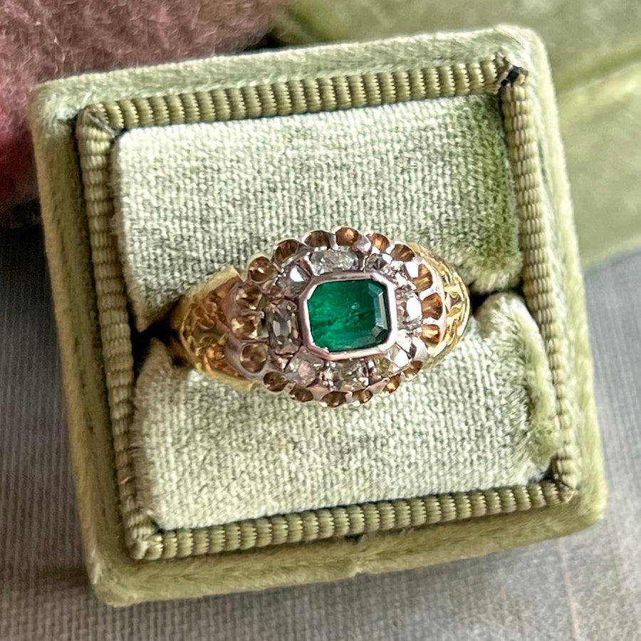 Antique Victorian emerald and diamond ring in 18 karat gold
