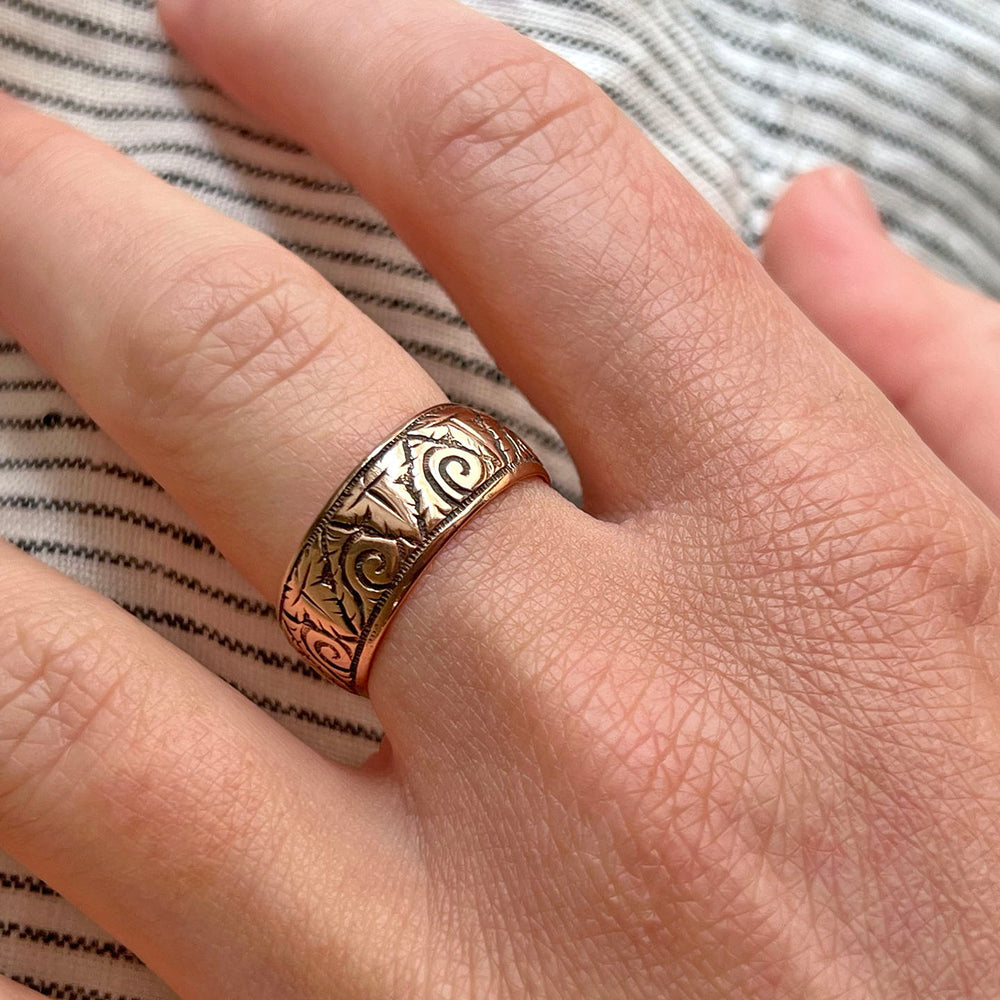 Antique Victorian Gold Engraved Band, 9 Karat Birmingham 1892