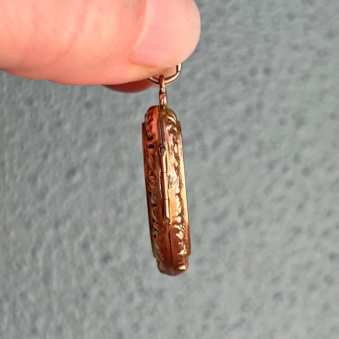Side profile of Victorian gold locket