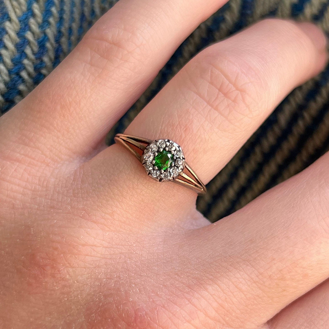 Antique Victorian gold green garnet and diamond ring