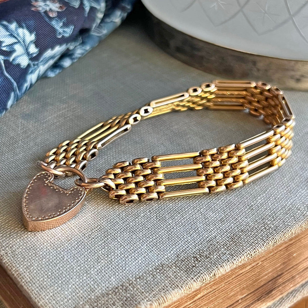 Antique Victorian gold heart gate link bracelet