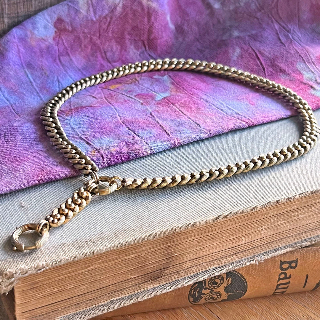 Side view Victorian collar necklace gold link design