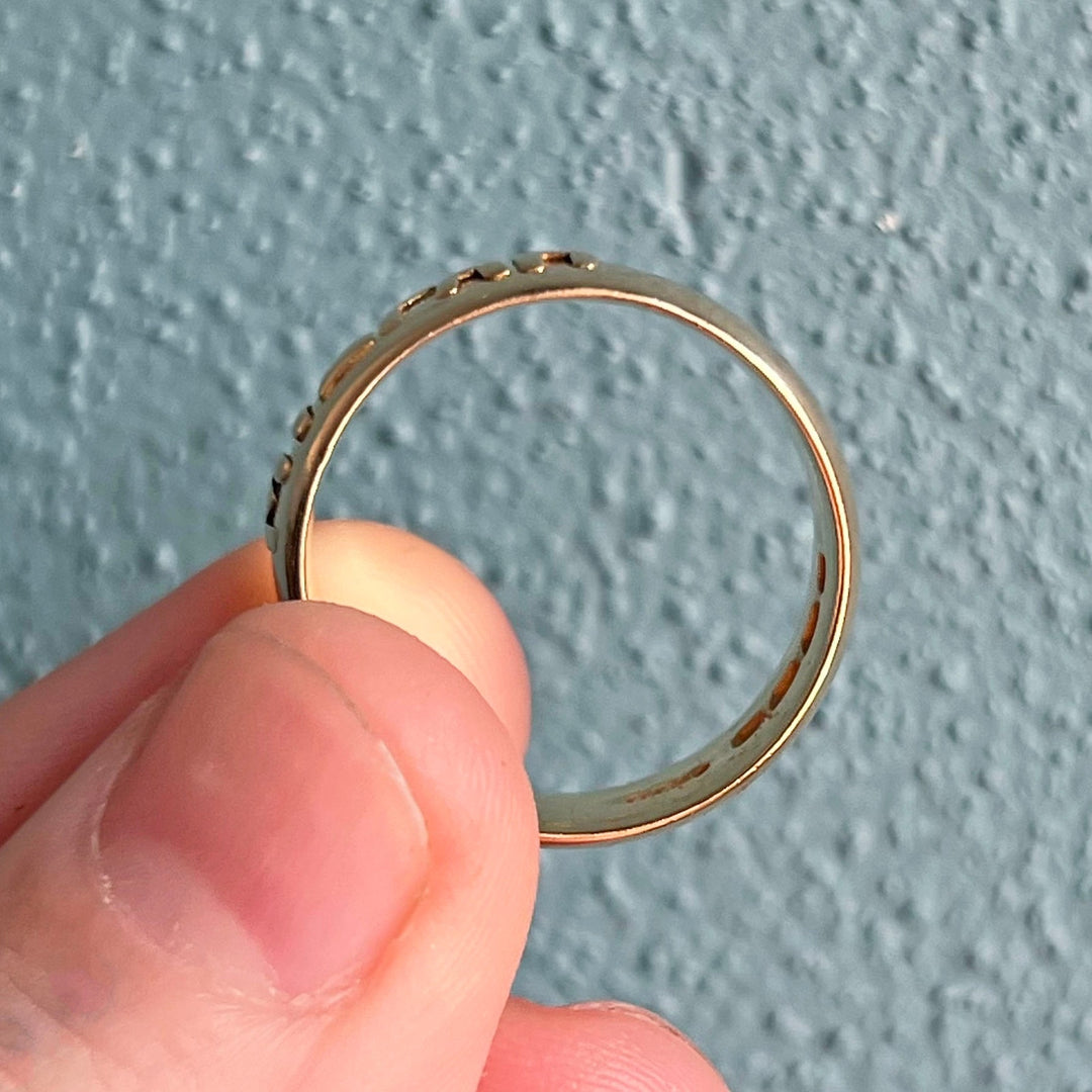 Side view Victorian gold band ring classic design