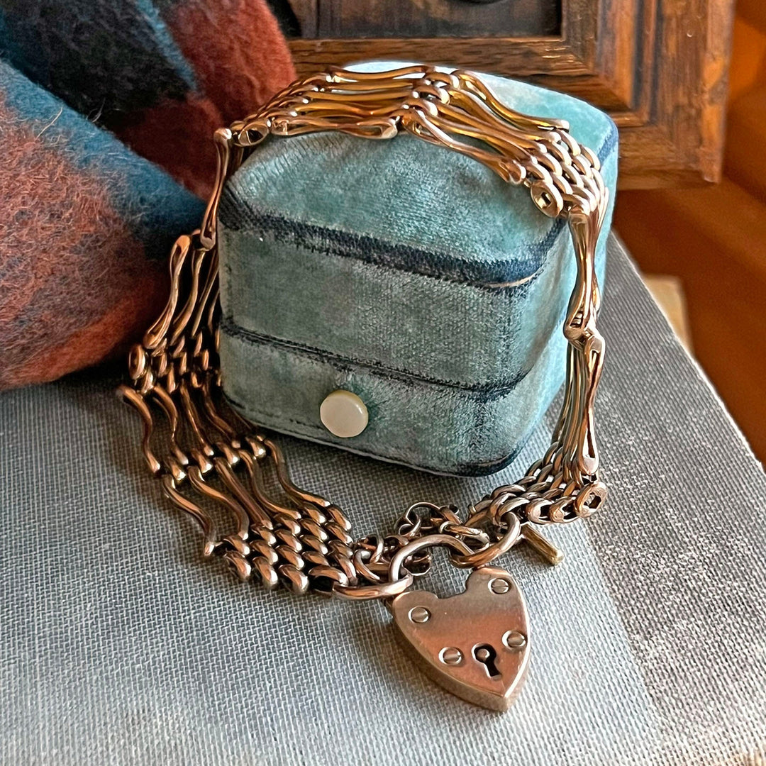 Vintage 1900s heart link gold bracelet