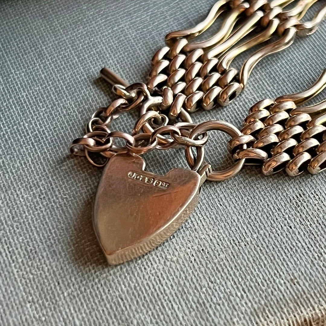 Estate gold heart gate link bracelet detail