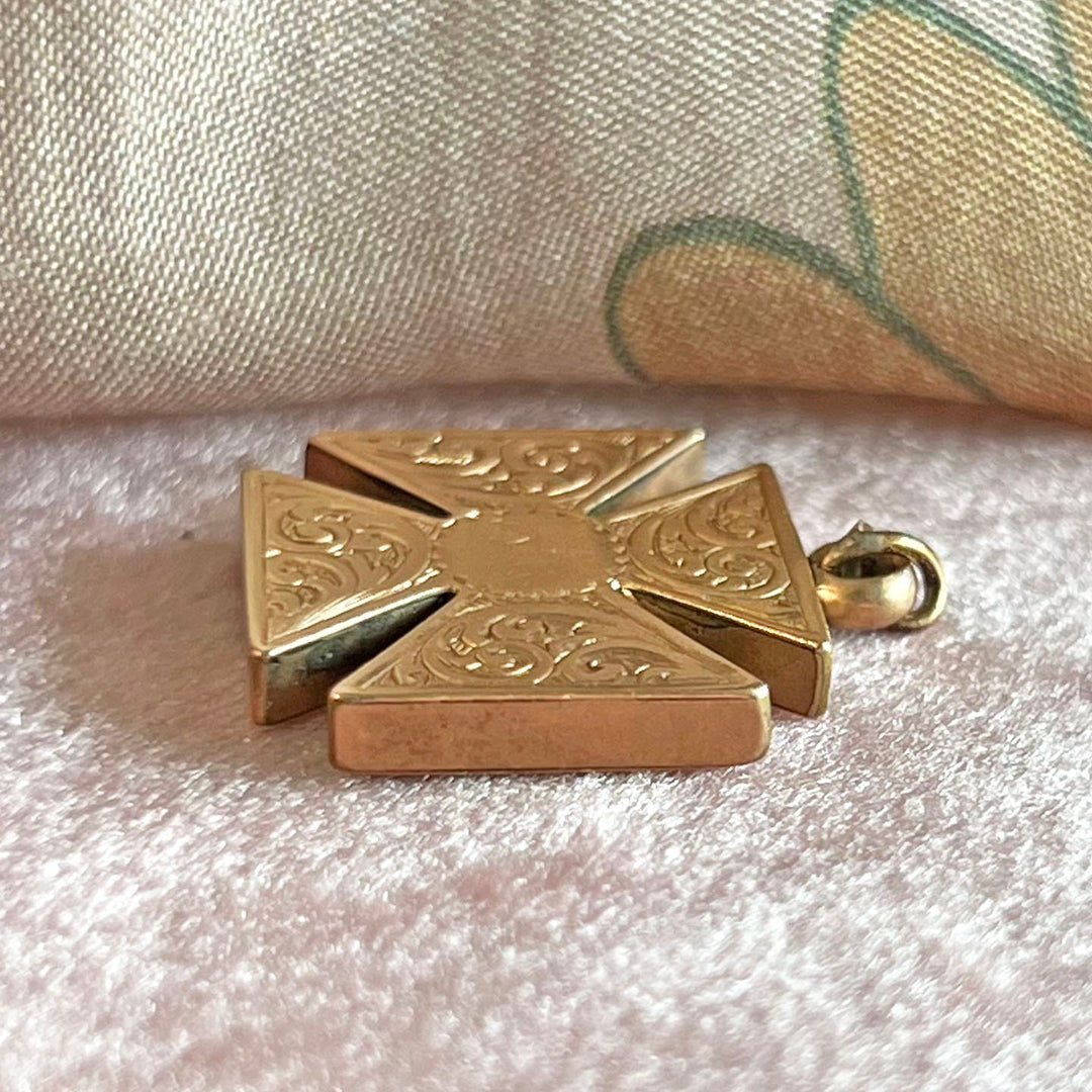 Antique Victorian Maltese Cross Pendant Gold Engraved, c.1890