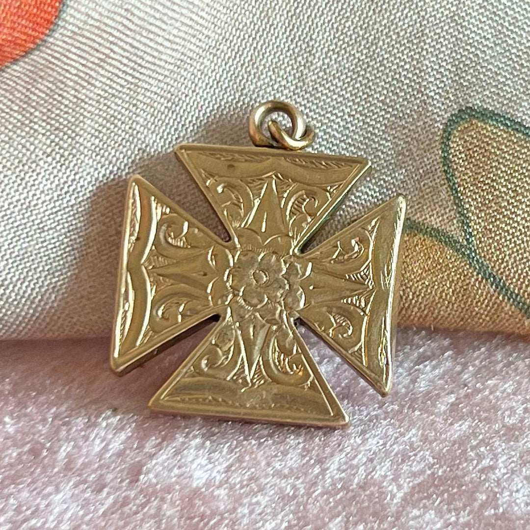 Antique Victorian Maltese Cross Pendant Gold Engraved, c.1890