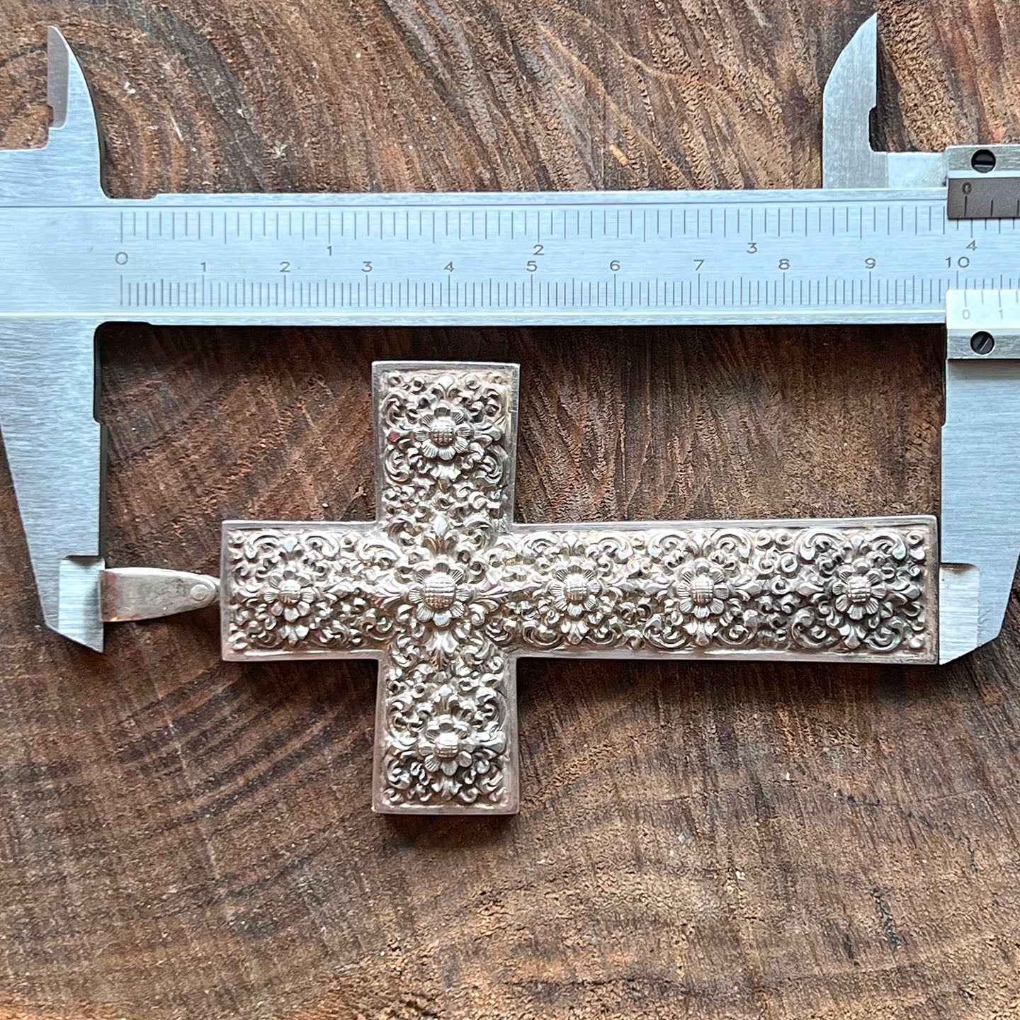 Antique_Victorian_Silver_Cross