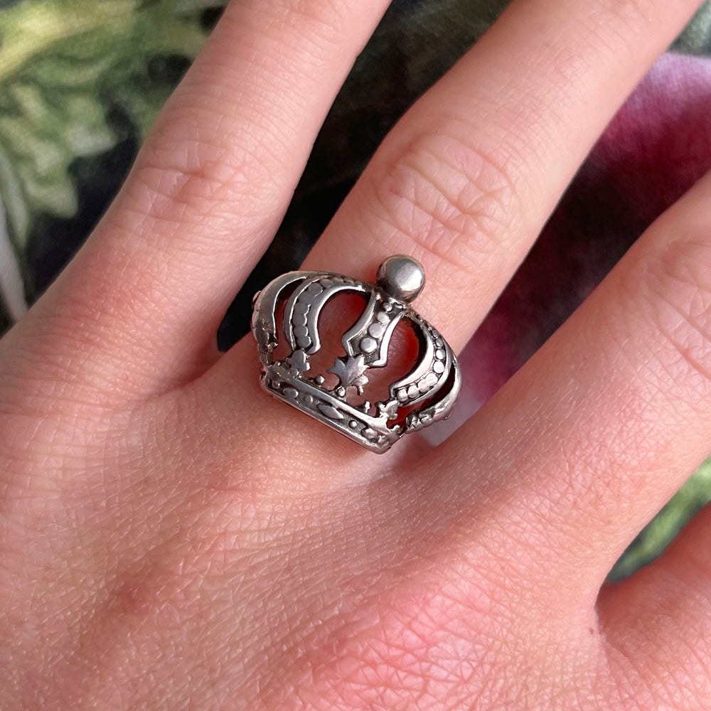 Antique Victorian Silver Engraved Crown Ring, c. 1900