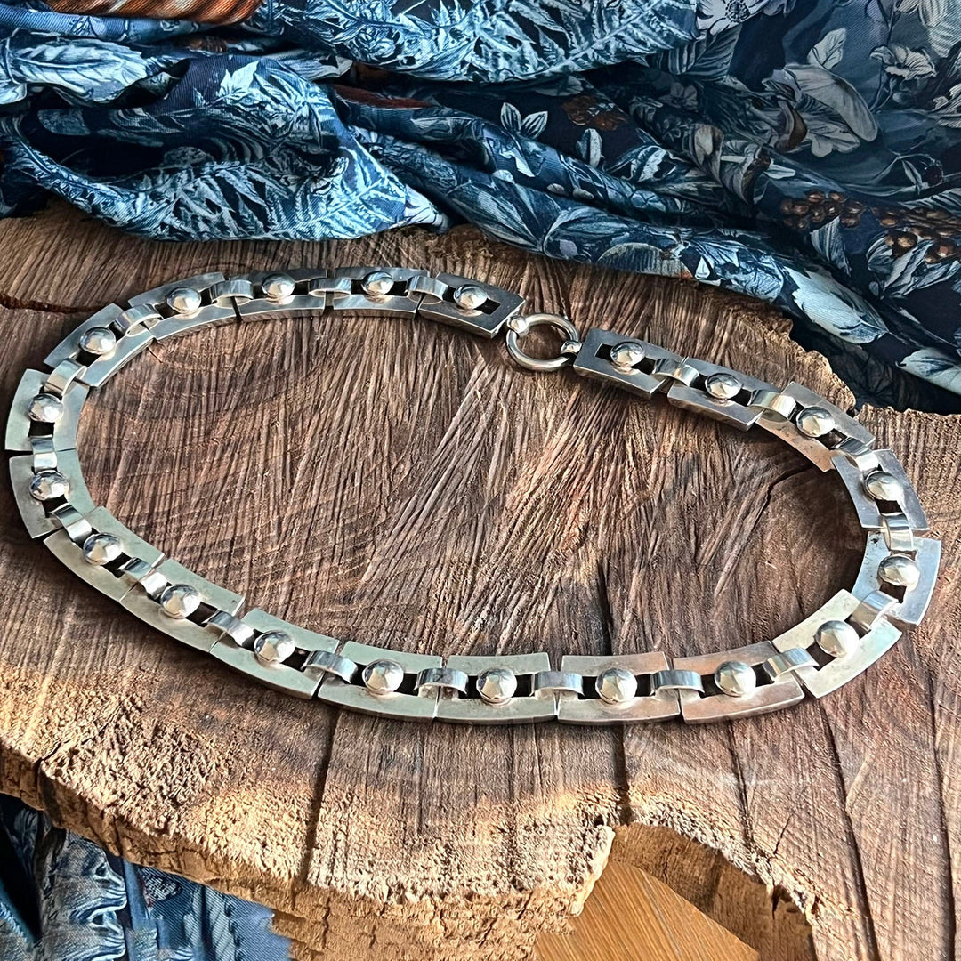 Victorian silver necklace sculptural design