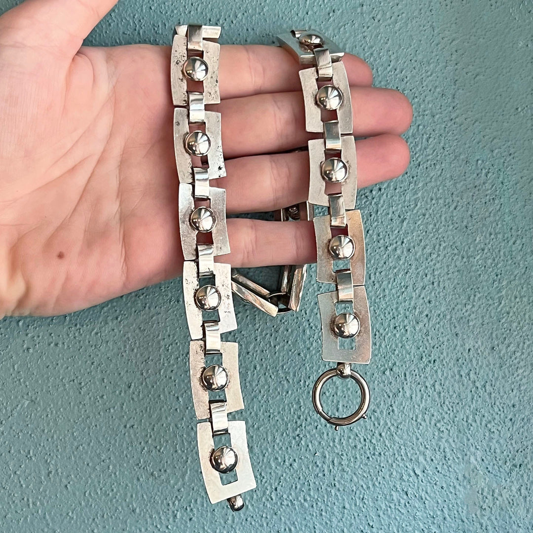 Elegant vintage silver collar necklace