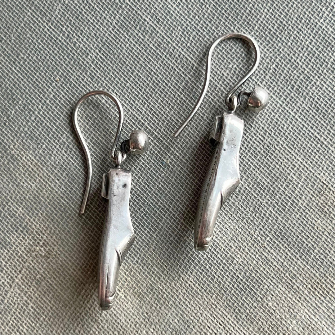 Side profile of Victorian shoe earrings