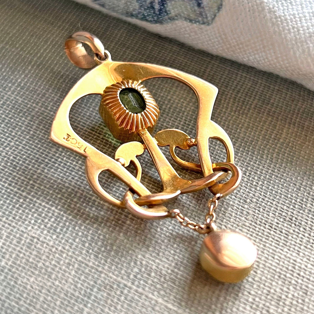 Art Nouveau 15 Karat Gold Peridot and Mother of Pearl Pendant, c. 1910