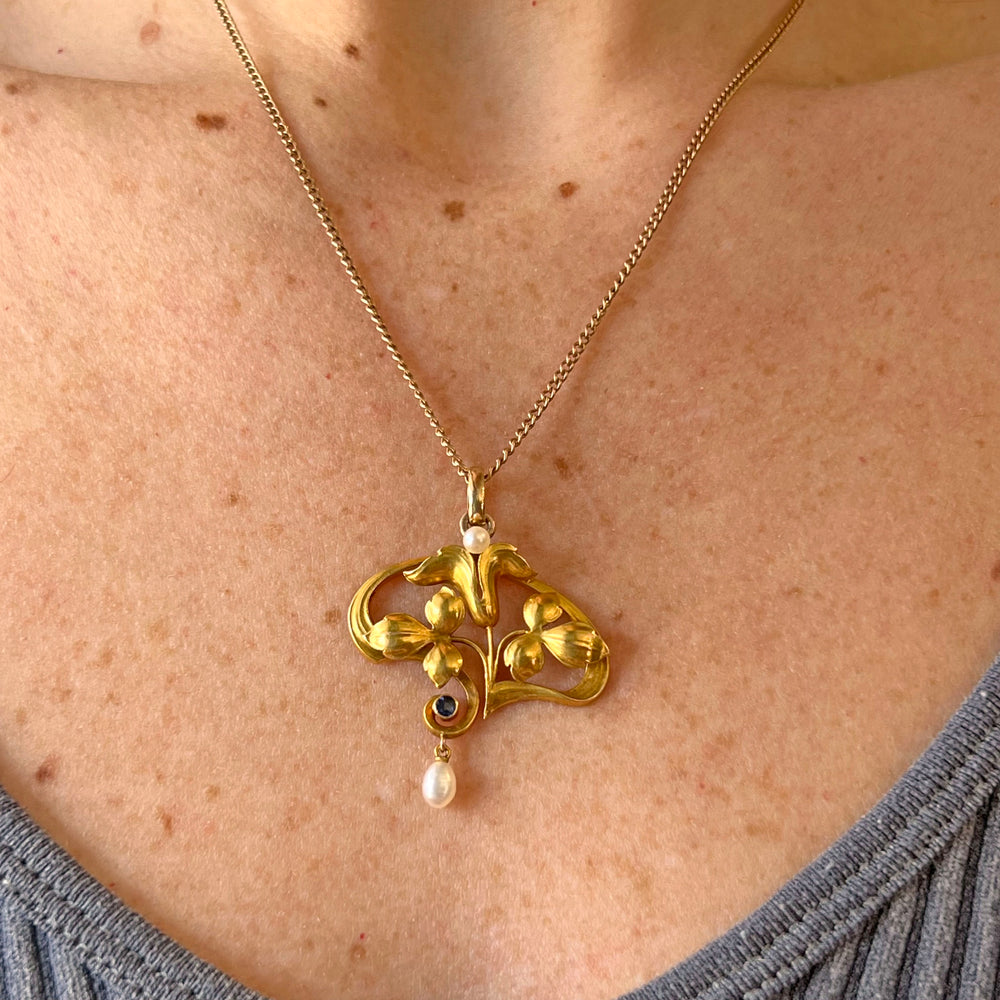 Art Nouveau Gold Pendant Sapphire Pearl c. 1910