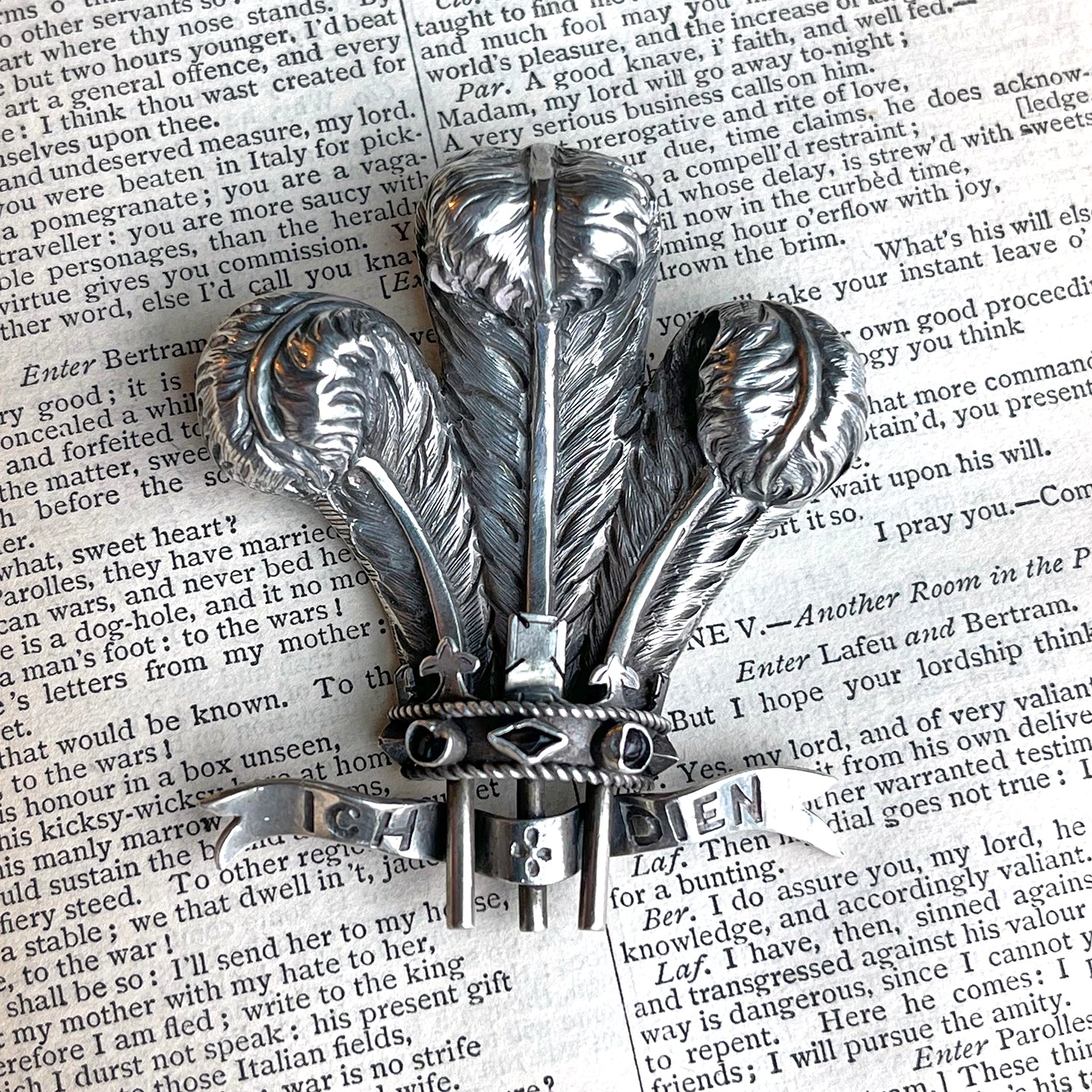 Victorian Silver Engraved Prince of Wales Brooch 3 Feathers