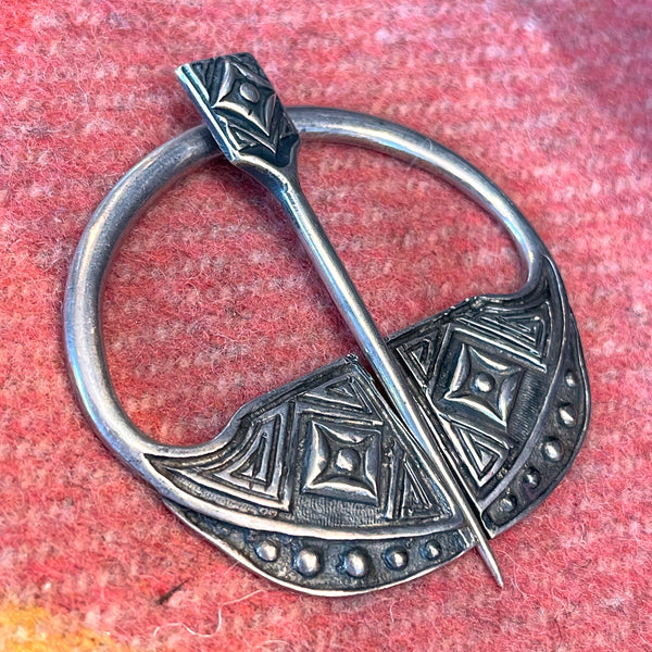 Alexander Ritchie Target Brooch Vintage Alexander Ritchie Silver Penannular Brooch Pin - Victoria Sterling