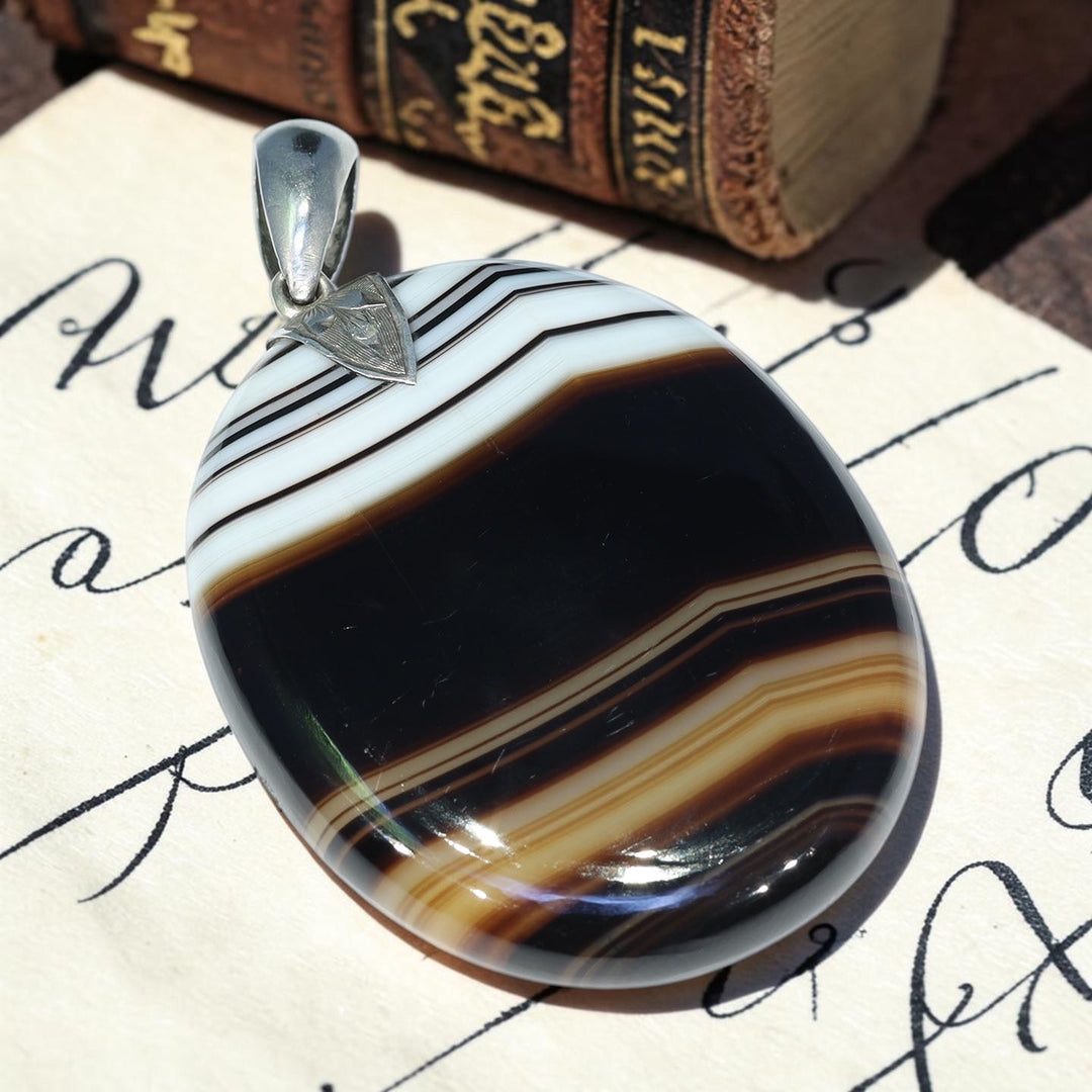 Antique Victorian large oval banded agate pendant circa 1880