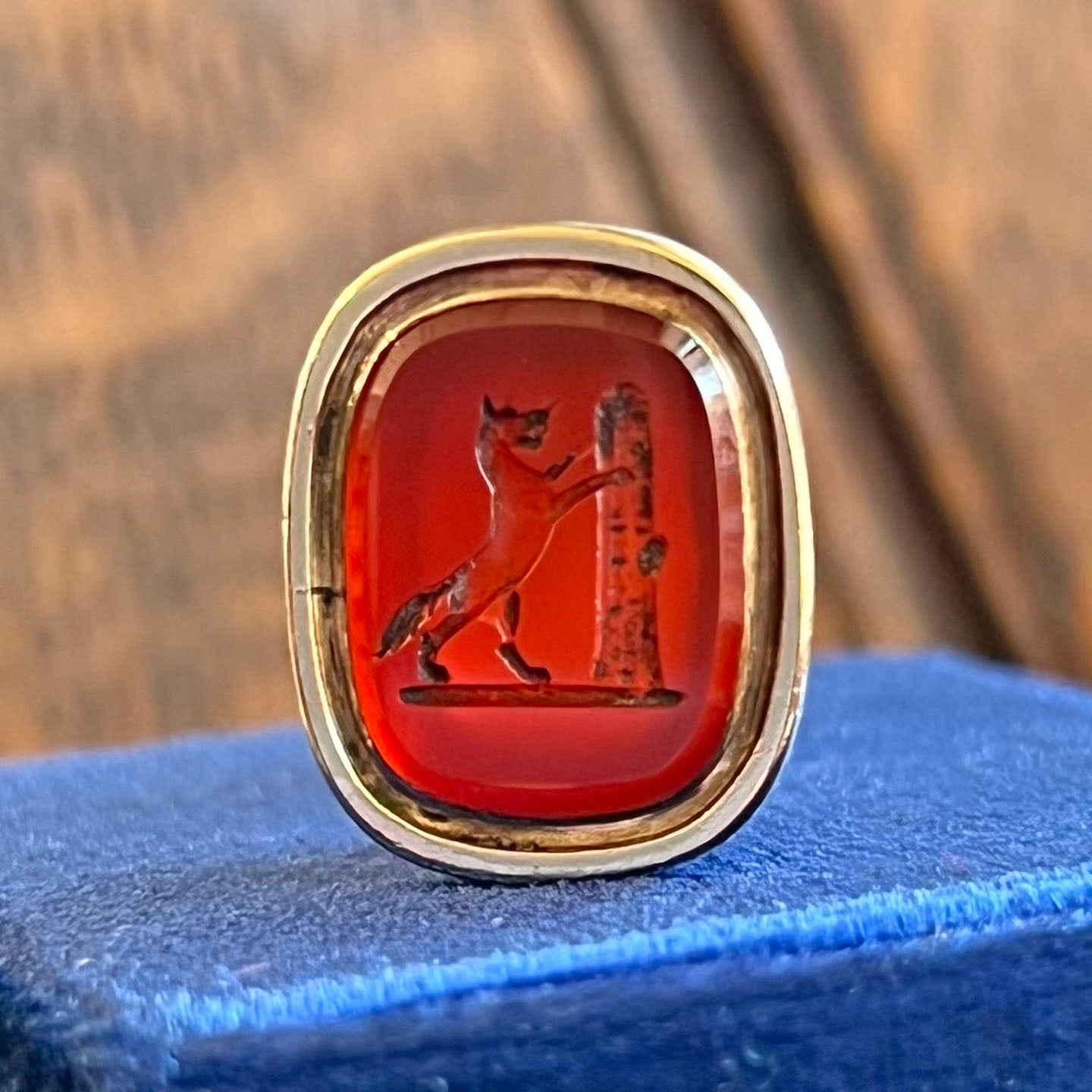 Antique Georgian Gold Carnelian Pendant Intaglio Fox Fob , c. 1810