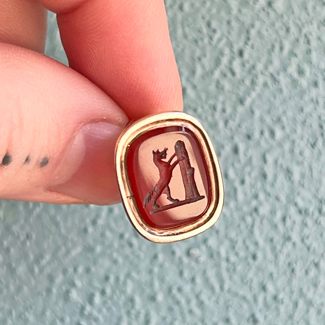 Antique Georgian Gold Carnelian Pendant Intaglio Fox Fob , c. 1810