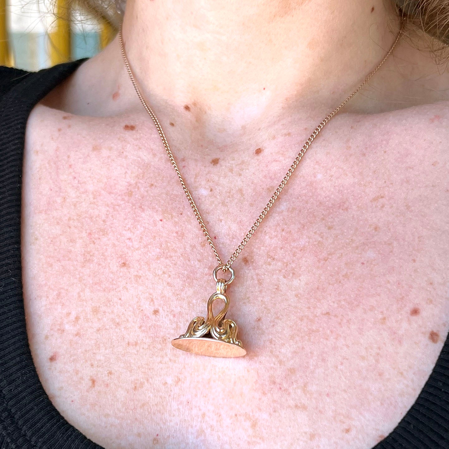 Vintage Art Nouveau Gold Swirl Fob Pendant, c. 1910