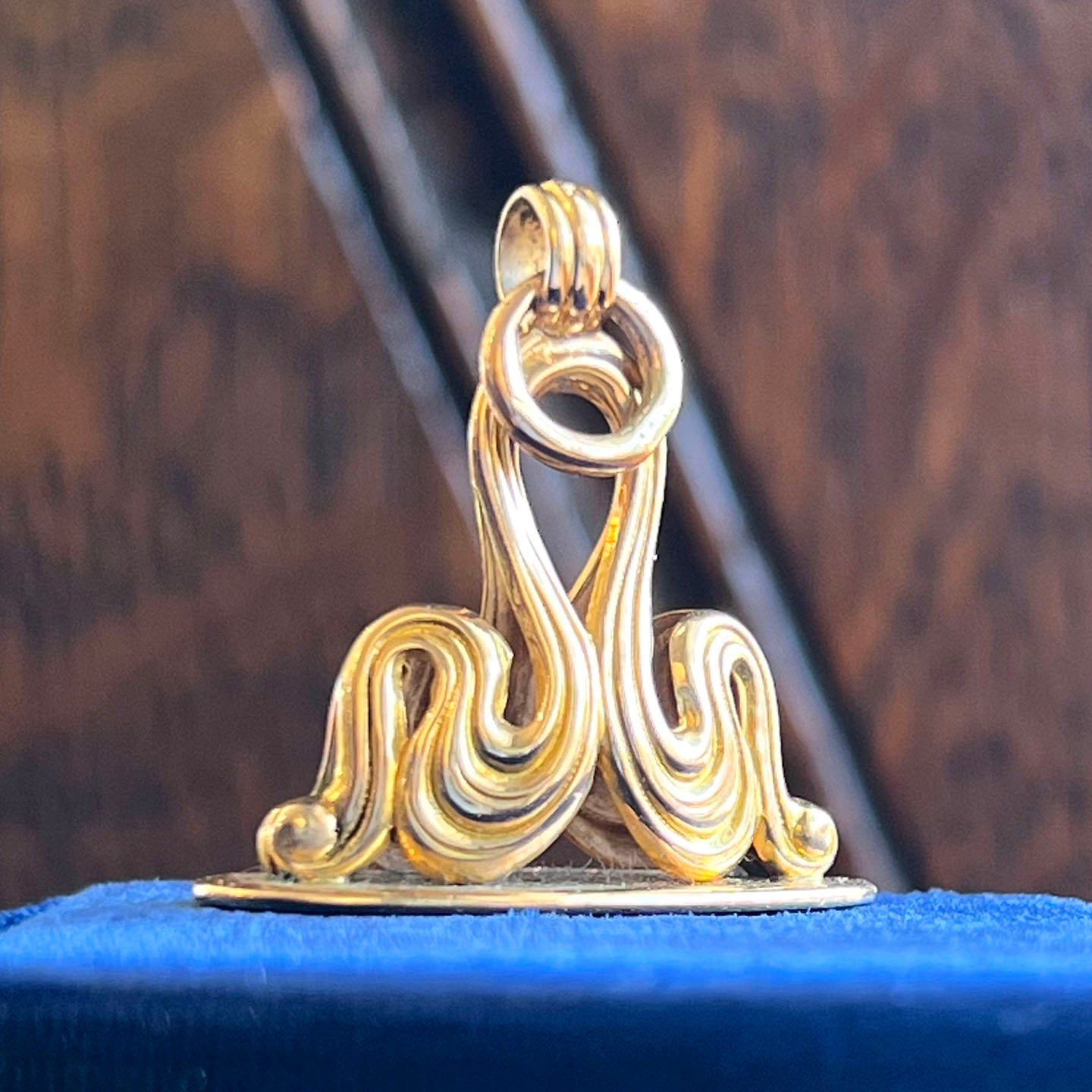 Vintage Art Nouveau Gold Swirl Fob Pendant, c. 1910