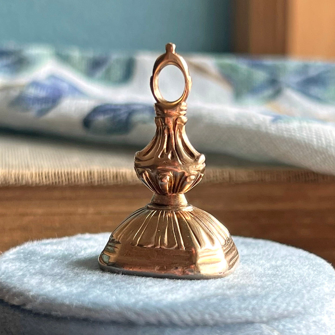 Georgian Gold Cased Carnelian Intaglio Crest Fob Pendant, c. 1810