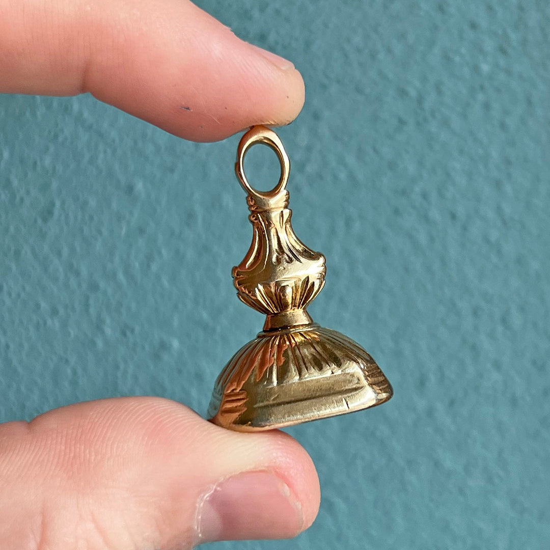 Georgian Gold Cased Carnelian Intaglio Crest Fob Pendant, c. 1810
