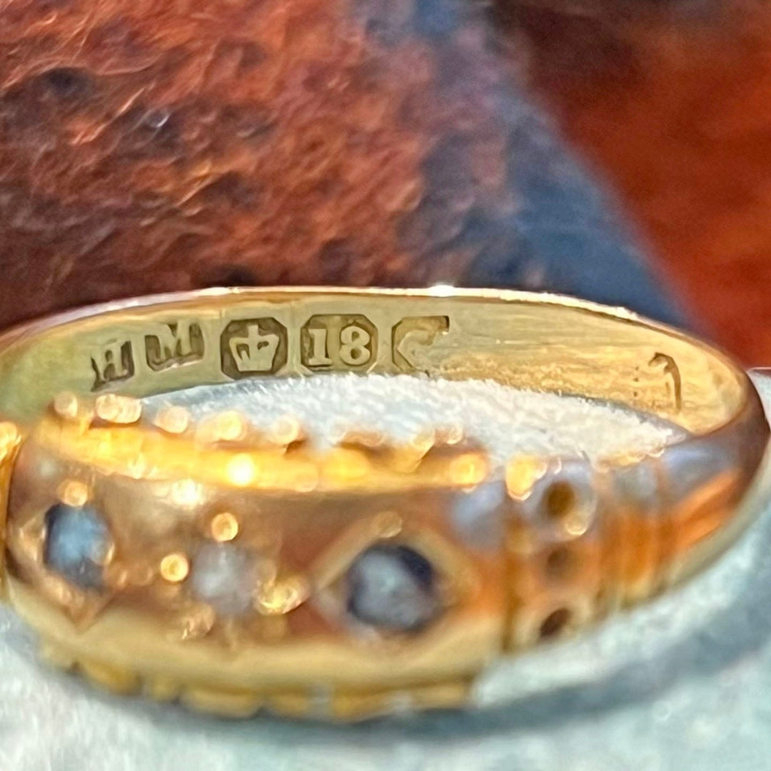 Estate Victorian sapphire and diamond ring detail
