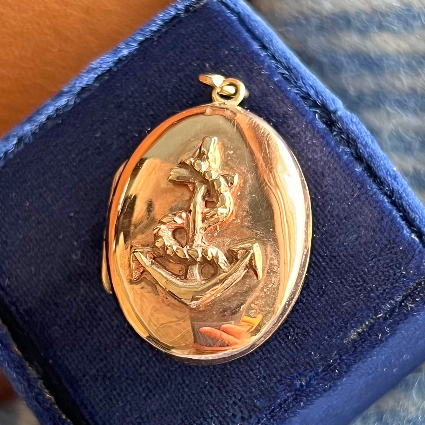 Antique Victorian Gold Anchor Locket