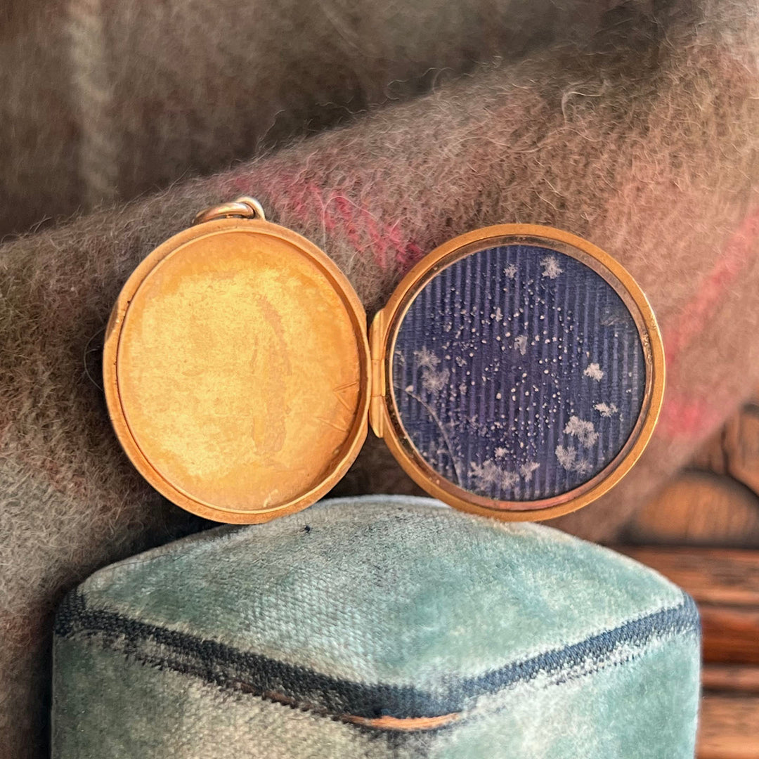 Antique Gold Engraved Locket Pendant “The Buffs" Birmingham 1918