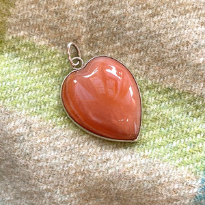 Silver Victorian Heart-Shaped Agate Pendant