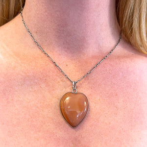 Silver Victorian Heart-Shaped Agate Pendant