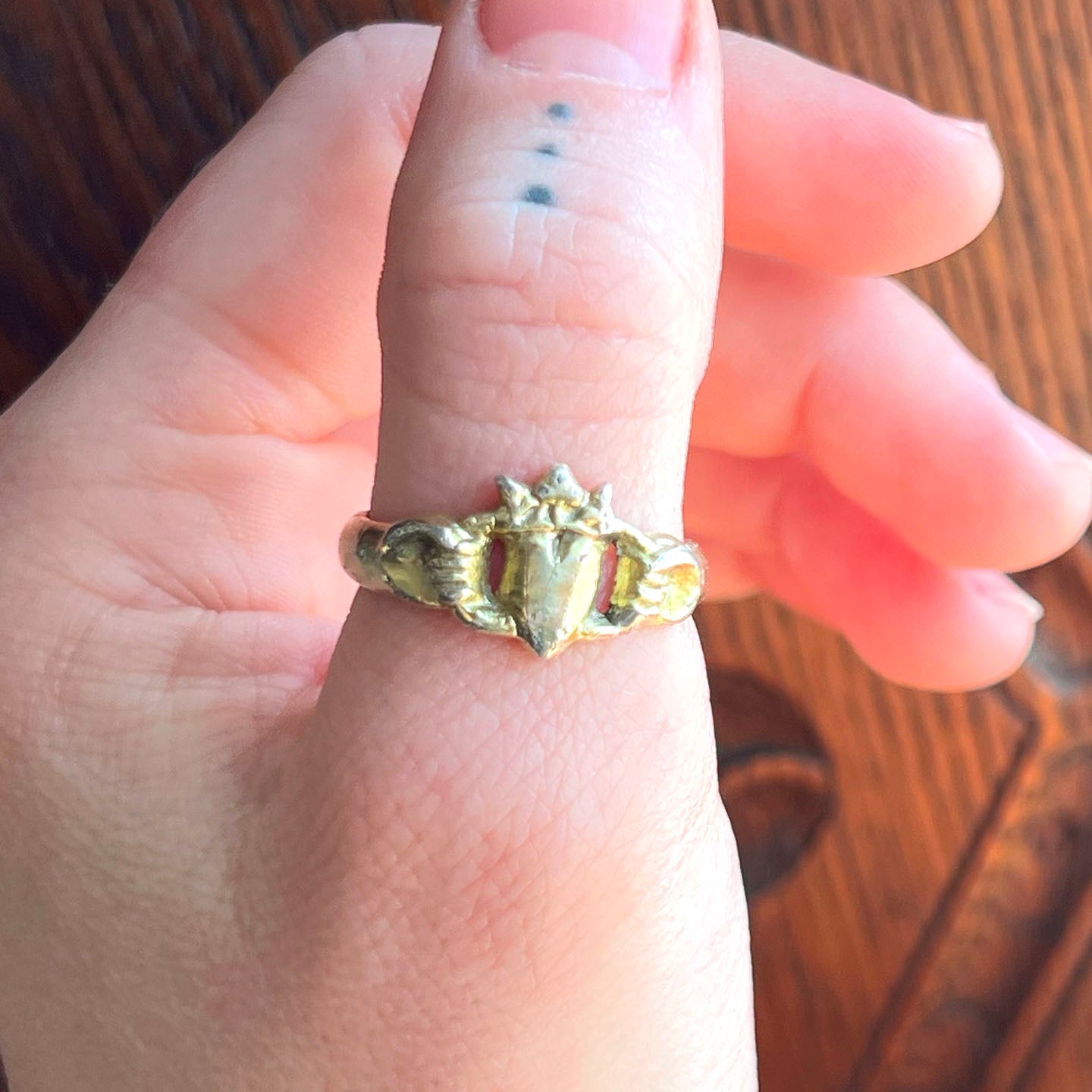 Early Scottich Claddagh Ring c. 1720 Silver Gilt